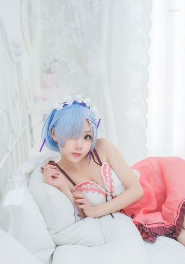 《奇幻电影》电影_十万网红美女美酱